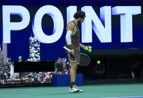 US Open tennis tournament - Day 4 Carlos Alcaraz of Spain prepares for match point against Jaime Faria of Portugal during their Men s Singles second round match at the US Open Tennis Championships in Flushing Meadows, New York, USA, 02 September 2026. FLUSHING MEADOWS NEW YORK United States  Copyright: xCRISTOBALxHERRERA-ULASHKEVICHx