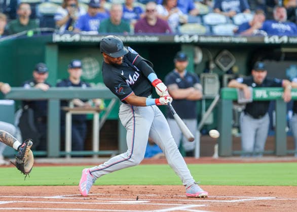 SEP 2, 2026: Miami Marlins shortstop Otto Lopez (6) hits a triple in the 1st inning against the Kansas City Royals at Kauffman Stadium Kansas City, MO. CSM MLB, Baseball Herren, USA 2026: Marlins Vs Royals Sep 2nd  - ZUMAc04_ 20260902_zma_c04_019 Copyright: xRomanxPunox