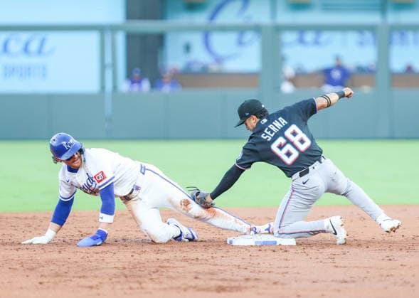 SEP 2, 2026: Kansas City Royals shortstop Bobby Witt Jr. (7) steals a base in the 2nd inning against the Miami Marlins at Kauffman Stadium Kansas City, MO. CSM MLB, Baseball Herren, USA 2026: Marlins Vs Royals Sep 2nd  - ZUMAc04_ 20260902_zma_c04_033 Copyright: xRomanxPunox