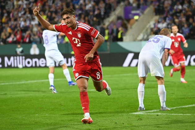 Tom BISCHOF (M) jubelt nach seinem Tor zum 1:2, Jubel, jubeln, Freude, cheers, Fussball DFB Pokal, 1. Hauptrunde, VfL Osnabrueck - FC Bayern Muenchen am 02.09.2026 im Stadion an der Bremer Bruecke Osnabrueck Deutschland. DFL DFB regulations prohibit any use of photographs as image sequences and or quasi-video Â