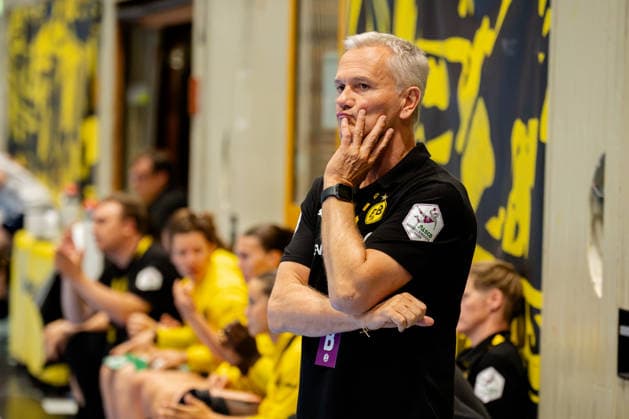 Dortmund, 02.09.2026, Handball, Damen, Bundesliga, 2. Spielatg, BVB Borussia Dortmund - Union Neckarsulm Kay Rothenpieler (Trainer BVB) am Spielfeldrand während des Spiels