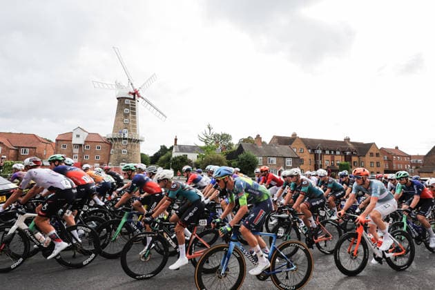 2026 Lloyds Tour of Britain Men Picture by Alex Whitehead SWpix.com - 03 09 2026 - Cycling - UCI ProSeries - 2026 Lloyds Tour of Britain Men - Stage 2: Boston to Skegness (181.1km) - The Peloton roll out of Boston Copyright: x xSWpix.comx(t axPhotographyxHubxLtd)xAlexxWhitehead SWpix.comx SWP-3030-21896