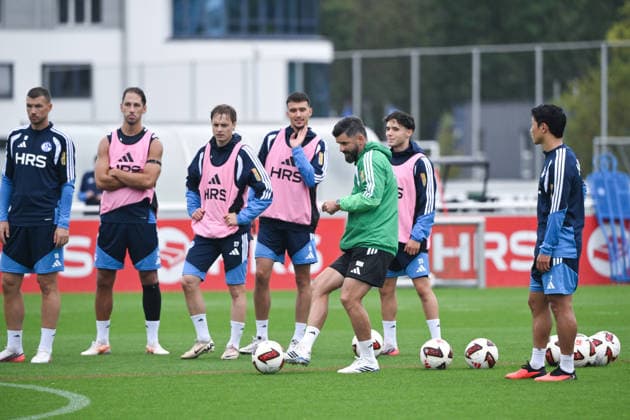 Hee-chan Hwang (FC Schalke 04), Hwang Hee-Chan, Soufiane El-Faouzi (Schalke 04), Trainer Miron Muslic (FC Schalke 04), Dejan Ljubicic (FC Schalke 04), Finn Porath (FC Schalke 04), Nikola Katic (FC Schalke 04), Edin Dzeko (FC Schalke 04), v.re. 03.09.2026, Fussball 1. Bundesliga, Saison 2026 2027, Training FC Schalke 04 Gelsenkirchen Trainingsgelände Nordrhein Westfalen Deutschland *** Hee Chan Hwang, FC Schalke 04; Hwang Hee Chan; Soufiane El Faouzi, Schalke 04; Coach Miron Muslic, FC Schalke 04; Dejan Ljubicic, FC Schalke 04; Finn Porath, FC Schalke 04; Nikola Katic, FC Schalke 04; Edin Dzeko FC Schalke 04, September 3, 2026, Soccer 1st Bundesliga, 2026–2027 season, FC Schalke 04 training session in Gelsenkirchen, North Rhine-Westphalia, Germany Team2
