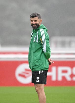 Trainer Miron Muslic (FC Schalke 04) 03.09.2026, Fussball 1. Bundesliga, Saison 2026 2027, Training FC Schalke 04 Gelsenkirchen Trainingsgelände Nordrhein Westfalen Deutschland *** Coach Miron Muslic, FC Schalke 04, September 9, 2026; Soccer, Bundesliga 1; 2026–2027 Season; FC Schalke 04 Training, Gelsenkirchen; Training Facility, North Rhine-Westphalia, Germany Team2