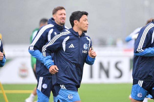 Hee-chan Hwang (FC Schalke 04), Hwang Hee-Chan 03.09.2026, Fussball 1. Bundesliga, Saison 2026 2027, Training FC Schalke 04 Gelsenkirchen Trainingsgelände Nordrhein Westfalen Deutschland *** Hee Chan Hwang, FC Schalke 04, Hwang Hee Chan, September 3, 2026, Soccer, Bundesliga 1, 2026–2027 Season, FC Schalke 04 Training, Gelsenkirchen, Training Facility, North Rhine-Westphalia, Germany Team2