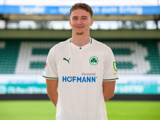 03.09.2026 - SpVgg Greuther Fürth ( Kleeblatt Spielvereinigung ) - 2. BL Fussball Bundesliga - Saison 2026 2027 - Neuzugänge - Fototermin Porträttermin Vorstellung Präsentation Pressetermin - - Einzelbild Einzelfoto Portrait Porträt Kopfbild - Elias Benkara (4, SpVgg Greuther Fürth ) *** September 3, 2026 SpVgg Greuther Fürth Kleeblatt Spielvereinigung 2nd Division Soccer Bundesliga 2026–2027 Season New Signings Photo Shoot Portrait Session Introduction Presentation Press Conference Single Image Individual Photo Portrait Headshot Elias Benkara 4, SpVgg Greuther Fürth