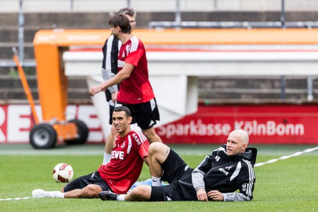 COLOGNE, GERMANY - SEPTEMBER 03: Ellyes Skhiri (1. FC Koeln, 6) with Rene Wagner (Head Coach 1. FC Koeln) during a training session of season 2026 27 at Geissbockheim on September 03, 2026 in Cologne, Germany. North Rhine Westphalia Germany Copyright: xSteffiexWunderlx