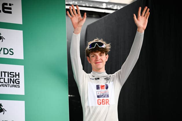 2026 Lloyds Tour of Britain Men Picture by Simon Wilkinson SWpix.com - 03 09 2026 - Cycling - UCI ProSeries - 2026 Lloyds Tour of Britain Men - Stage 2: Boston to Skegness (181.1km) - Elliot Rowe (Great Britain national team, Nationalteam wearing the best young rider jersey Copyright: x xSWpix.comx(t axPhotographyxHubxLtd)xSimonxWilkinson SWpix.comx SWP-3030-21957