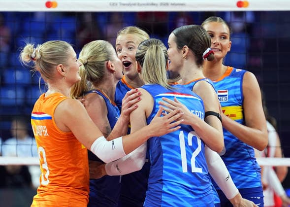 Poland v Netherlands - CEV EuroVolley 2026 ISTANBUL, TURKIYE - SEPTEMBER 3: Players of Netherlands celebrate after scoring during the CEV Women s European Volleyball Championship quarterfinal match between Poland and the Netherlands at Sinan Erdem Sports Hall in Istanbul, Turkiye, on September 3, 2026. Esra Bilgin Anadolu Istanbul Turkey. Editorial use only. Please get in touch for any other usage.  Copyright: x2026xAnadoluxEsraxBilginx