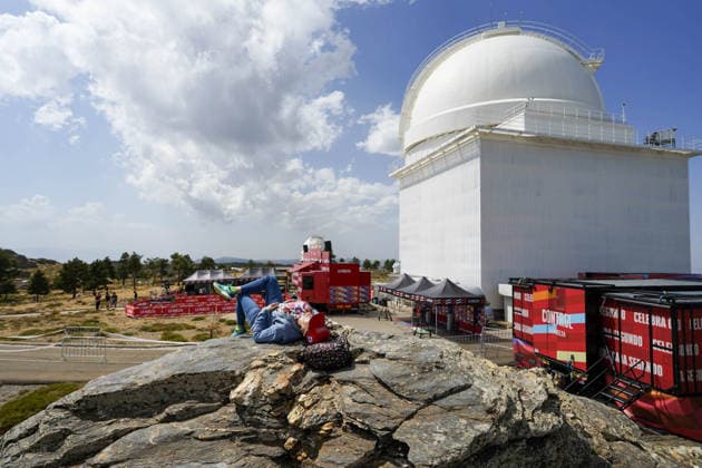 Etapa 12 de la Vuelta a Espana 2026 Vera - Calar Alto Imagen de aficionados en la línea de meta de el observatorio de el Calar Alto donde hoy termina la duodécima etapa de la Vuelta a Espana 2026 A 3 de septiembre de 2026 en Gergal, Almería (Andalucía, Espana). Andalucía recibe al pelotón de La Vuelta 26 con una exigente jornada de montana marcada por las ascensiones a Velefique y Calar Alto, un recorrido que puede resultar decisivo para los principales favoritos de la carrera. 03 SEPTIEMBRE 2026 Marian Leó Almeria, Andalucia Almeria, Andalucia Espana Copyright: xMarianxLeonx 7746916