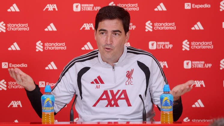 Football - FA Premier League - Ipswich Town FC v Liverpool FC - MD-1 KIRKBY, ENGLAND - Thursday, September 3, 2026: Liverpool s head coach Andoni Iraola speaks at a pre-match press conference, PK, Pressekonferenz at the AXA Training Centre ahead of the FA Premier League match between Ipswich Town FC and Liverpool FC. (Photo by Propaganda) KIRKBY AXA Training Centre MERSEYSIDE ENGLAND  Copyright: xDavidxRawcliffex 2026-09-03-004-Iraola_Press_Conf
