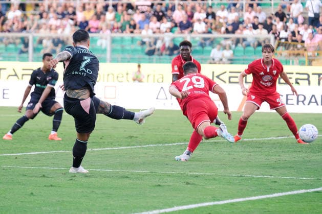 IPA88072935 - Palermo, Italy, September 3, 2026. Renzo Barbera Stadium, Palermo vs. Mantua, Round of 32 of the 2026–2027 Italian Cup. Pictured: Goal by Gabriel Strefezza (Palermo FC)  Copyright: xFedericoxSerra IPAxSportx xx 88072935