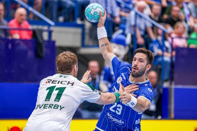 2026.09.03, xkwix, Handball, Handball-Bundesliga, TBV Lemgo Lippe - HSG Wetzlar, PHOENIX CONTACT arena, 2.Spieltag, Saison 2026 2027: Tim Suton (TBV Lemgo Lippe 23) im Zweikampf gegen Petter Overby (HSG Wetzlar 11) Photo: xKamilxWilkowskixPressefotoKochx Nordrhein-Westfalen Deutschland