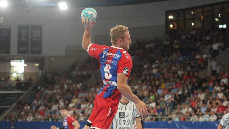 Bietigheim , Handball Opel-HBL , SG BBM Bietigheim vs. THW Kiel , Lukas Wucherpfennig ( BBM )