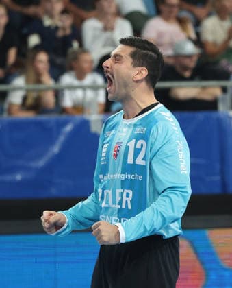 Bietigheim , Handball Opel-HBL , SG BBM Bietigheim vs. THW Kiel , Martin Tomovski ( BBM )