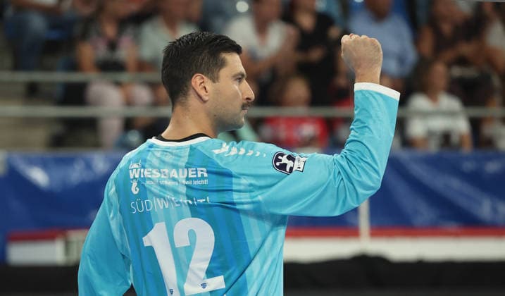Bietigheim , Handball Opel-HBL , SG BBM Bietigheim vs. THW Kiel , Martin Tomovski ( BBM )