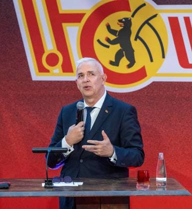 Fußball, Herren, Saison 2026 2027, 1. Bundesliga, 1. FC Union Berlin, Ordentliche Mitgliederversammlung im Stadion An der Alten Försterei, im Bild: Präsident Dirk Zingler (1. FC Union), 03.09.2026, *** Soccer, Men s, 2026–2027 Season, Bundesliga 1, 1. FC Union Berlin, Annual General Meeting at the An der Alten Försterei Stadium; pictured: 1. FC Union President Dirk Zingler, September 3, 2026, Copyright: xMatthiasxKochx