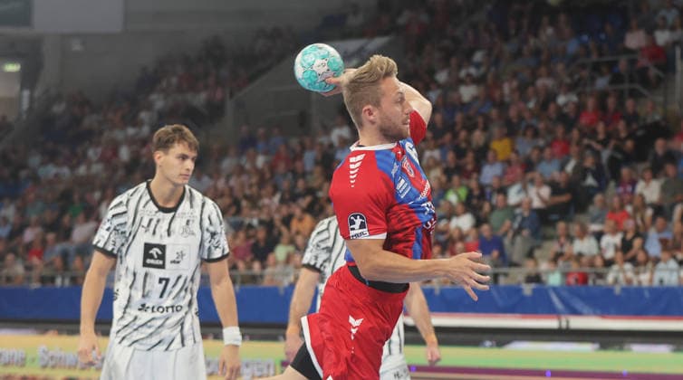 Bietigheim , Handball Opel-HBL , SG BBM Bietigheim vs. THW Kiel , Lukas Wucherpfennig ( BBM )