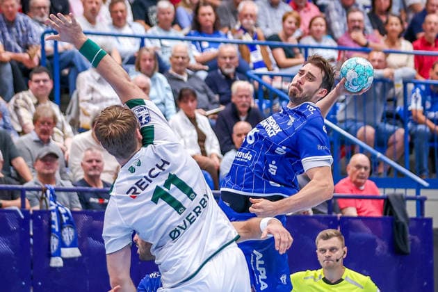 2026.09.03, xkwix, Handball, Handball-Bundesliga, TBV Lemgo Lippe - HSG Wetzlar, PHOENIX CONTACT arena, 2.Spieltag, Saison 2026 2027: Hendrik Wagner (TBV Lemgo Lippe 28) im Zweikampf gegen Petter Overby (HSG Wetzlar 11) Photo: xKamilxWilkowskixPressefotoKochx Nordrhein-Westfalen Deutschland