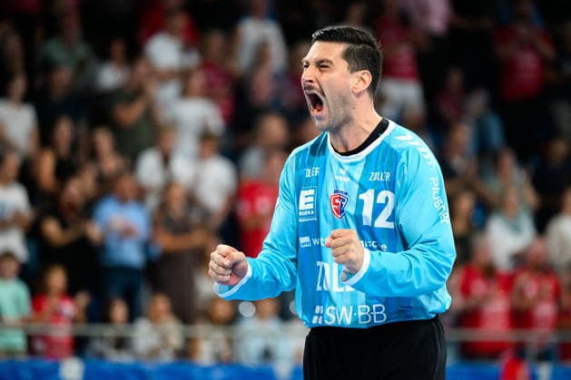 Bietigheim: HBL - 26 27 - SG BBM Bietigheim - THW Kiel Torhueter Martin Tomovski (Bietigheim) Jubel Freude Emotion Bietigheim-Bissingen Egetrans Arena Baden-Württemberg Deutschland