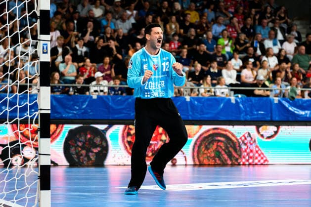 Bietigheim: HBL - 26 27 - SG BBM Bietigheim - THW Kiel Torhueter Martin Tomovski (Bietigheim) Jubel Freude Emotion Bietigheim-Bissingen Egetrans Arena Baden-Württemberg Deutschland