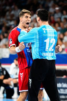 Bietigheim: HBL - 26 27 - SG BBM Bietigheim - THW Kiel Nikola Vlahovic (Bietigheim), Torhueter Martin Tomovski (Bietigheim) Jubel Freude Emotion Bietigheim-Bissingen Egetrans Arena Baden-Württemberg Deutschland