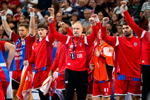 Bietigheim: HBL - 26 27 - SG BBM Bietigheim - THW Kiel Trainer Hartmut Mayerhoffer (Bietigheim) Jubel Freude Emotion Bietigheim-Bissingen Egetrans Arena Baden-Württemberg Deutschland