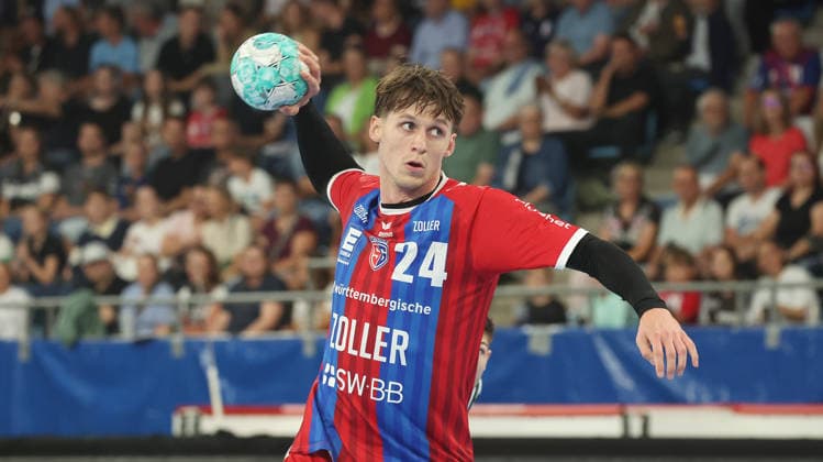 Bietigheim , Handball Opel-HBL , SG BBM Bietigheim vs. THW Kiel , Maxim Orlov ( BBM )