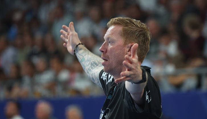 Bietigheim , Handball Opel-HBL , SG BBM Bietigheim vs. THW Kiel , Trainer Börge Lund ( Kiel )