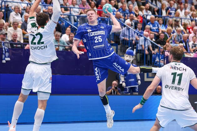 2026.09.03, xkwix, Handball, Handball-Bundesliga, TBV Lemgo Lippe - HSG Wetzlar, PHOENIX CONTACT arena, 2.Spieltag, Saison 2026 2027: Niels Versteijnen (TBV Lemgo Lippe 25) beim Torwurf gegen Jona Schoch (HSG Wetzlar 22) Photo: xKamilxWilkowskixPressefotoKochx Nordrhein-Westfalen Deutschland