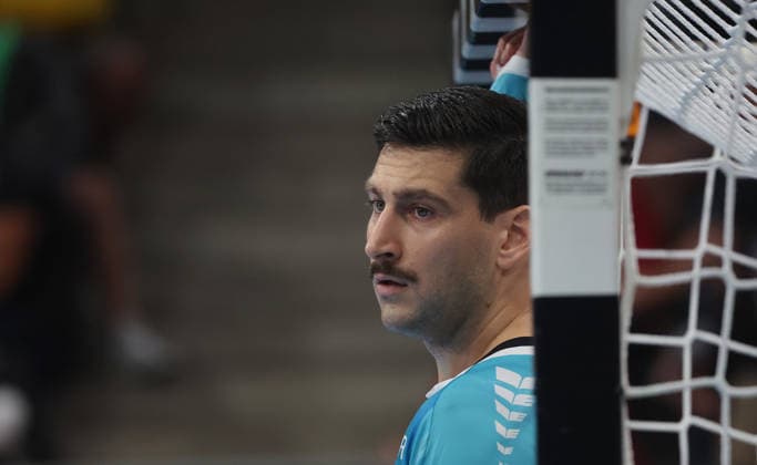 Bietigheim , Handball Opel-HBL , SG BBM Bietigheim vs. THW Kiel , Martin Tomovski ( BBM )