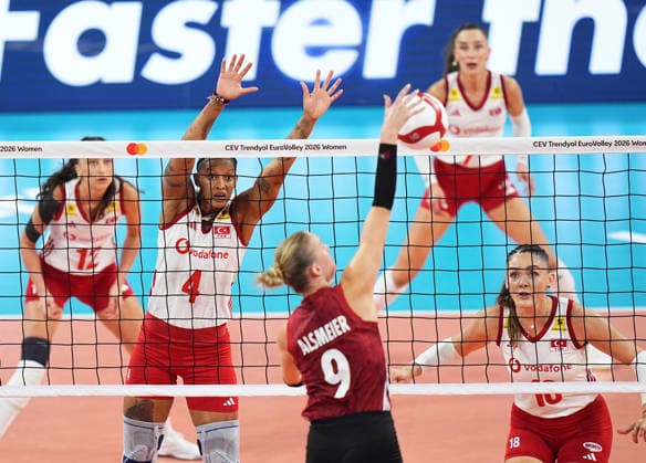 Turkiye v Germany - CEV EuroVolley 2026 ISTANBUL, TURKIYE - SEPTEMBER 3: Turkiye s Melissa Teresa Vargas (4) in action against Germany s Lina Alsmeier (9) during the CEV Women s European Volleyball Championship quarterfinal match between Turkiye and Germany at Sinan Erdem Sports Hall in Istanbul, Turkiye, on September 3, 2026. Esra Bilgin Anadolu Istanbul Turkey. Editorial use only. Please get in touch for any other usage.  Copyright: x2026xAnadoluxEsraxBilginx