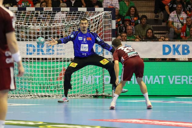 03.09.2026, xgox, Handball - Opel HBL SC Magdeburg - Füchse Berlin emspor, v.l. Matej Mandic (Magdeburg, 12) beim Siebenmeter gegen Tim Freihöfer (Berlin 20) Magdeburg