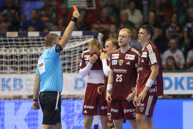 03.09.2026, xtgx, Handball Opel HBL, SC Magdeburg - Füchse Berlin emspor, v.l. Frederik Simak (Berlin, 9) Rote Karte, Platzverweis, sent off Magdeburg
