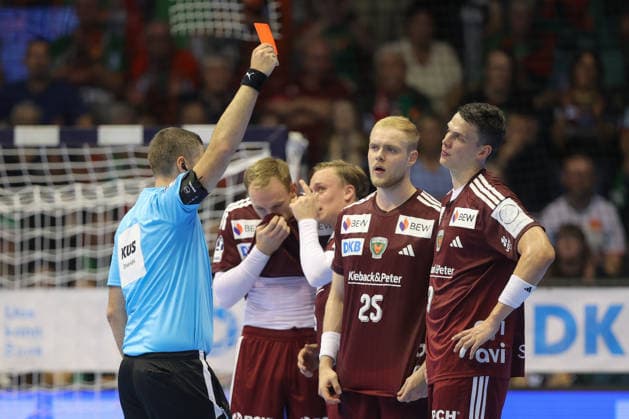 03.09.2026, xtgx, Handball Opel HBL, SC Magdeburg - Füchse Berlin emspor, v.l. Frederik Simak (Berlin, 9) Rote Karte, Platzverweis, sent off Magdeburg