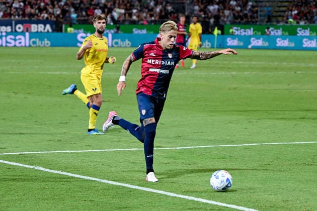 Cagliari s Mattia Felici in action during the Coppa Italia Frecciarossa soccer match between Cagliari Calcio and Hellas Verona at the Unipol Domus in Cagliari, Sardinia - Thursday 3rd september 2026. - Soccer  Copyright: xGianlucaxZuddas LaPressex