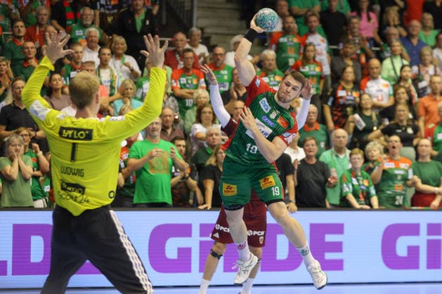 03.09.2026, xtgx, Handball Opel HBL, SC Magdeburg - Füchse Berlin emspor, v.l. Elvar Orn Jonsson (Magdeburg, 19) wirft Tor, Torschuetze, erzielt Tor, Treffer, scores the goal Magdeburg