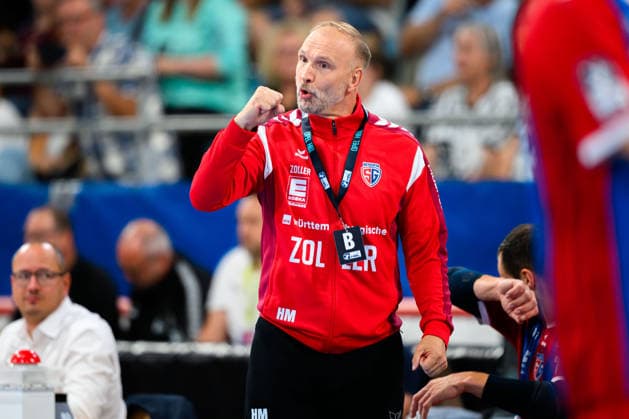 Bietigheim: HBL - 26 27 - SG BBM Bietigheim - THW Kiel Trainer Hartmut Mayerhoffer (Bietigheim) Jubel Freude Emotion Bietigheim-Bissingen Egetrans Arena Baden-Württemberg Deutschland