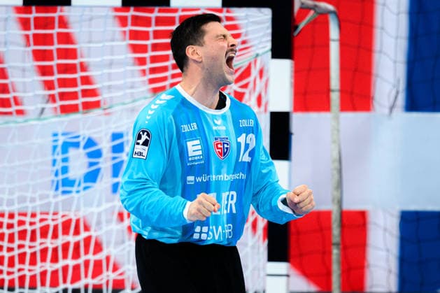 Bietigheim: HBL - 26 27 - SG BBM Bietigheim - THW Kiel Torhueter Martin Tomovski (Bietigheim) Jubel Freude Emotion Bietigheim-Bissingen Egetrans Arena Baden-Württemberg Deutschland