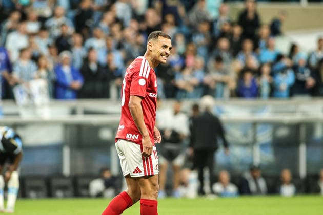 Fußball, Brasilien, Gremio Porto Alegre - SC Internacional Porto Alegre Grêmio x Internacional PORTO ALEGRE, RS - 03.09.2026: GRÃªMIO X INTERNACIONAL - Alan Patrick during the GrÃªmio vs. Internacional match held at the Arena do GrÃªmio in Porto Alegre, RS, in the second leg of the 2026 Copa do Brasil quarter-finals. (Photo: Gabriel Haesbaert Fotoarena) x3009252x  GabrielxHaesbaert