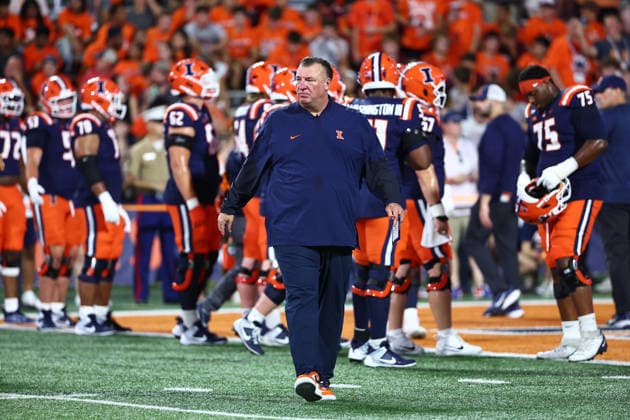 September 3, 2026, Champaign, Illinois, USA: Head Coackh BRET BIELEMA strolls the filed before the game betweenI the University of Illinois Fighting Illini football hosting University of Alabama at Birmingham Blazers. Champaign USA - ZUMAl176 20260903_znp_l176_004 Copyright: xAlanxLookx