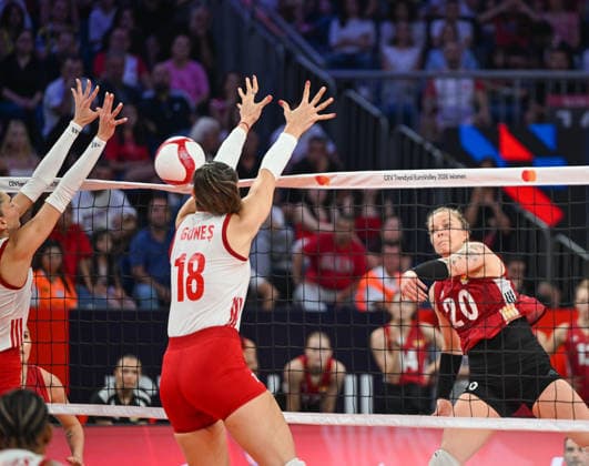 (260904) -- ISTANBUL, Sept. 4, 2026 -- Germany s Lena Kindermann (R) spikes the ball during the quarterfinal match between T¨¹rkiye and Germany at the 2026 Women s European Volleyball Championship in Istanbul, T¨¹rkiye, Sept. 3, 2026. ) (SP)T?RKIYE-ISTANBUL-WOMEN S EUROPEAN VOLLEYBALL CHAMPIONSHIP-T?RKIYE VS GERMANY LiuxLei 