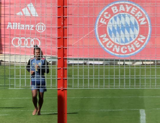03.09.2026, FC Bayern Training, Saebenerstrasse Muenchen , Fussball, im Bild: Serge Gnabry (FC Bayern Muenchen) *** September 3, 2026, FC Bayern Training, Saebenerstrasse, Munich, Soccer, Sports, Pictured: Serge Gnabry, FC Bayern Munich