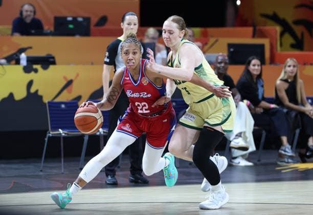 Puerto Rico™ Arella Guirantes and Australia™ Chloe Bibby fight for the ball during a game between the national teams of Australia and Puerto Rico, game 1 of the group phase at the FIBA Women s Basketball World Cup, on Friday 4 September 2026, in Berlin, Germany. The FIBA Women s Basketball World Cup takes place in Berlin from 4 to 23 September 2026. VIRGINIExLEFOUR  x185215826x