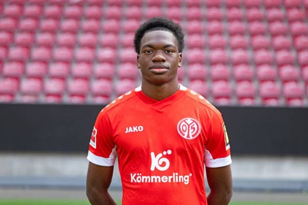 Fussball - Porträttermin 2026 2027 - 1. FSV Mainz 05 - 03.09.26, Rael Nakuzola - 1. FSV Mainz 05, 1.BL, Porträttermin 2026 2027, - *** Soccer Profile Session 2026 2027 1 FSV Mainz 05 03 09 26, Rael Nakuzola 1 FSV Mainz 05, 1 Bundesliga, Profile Session 2026 2027,