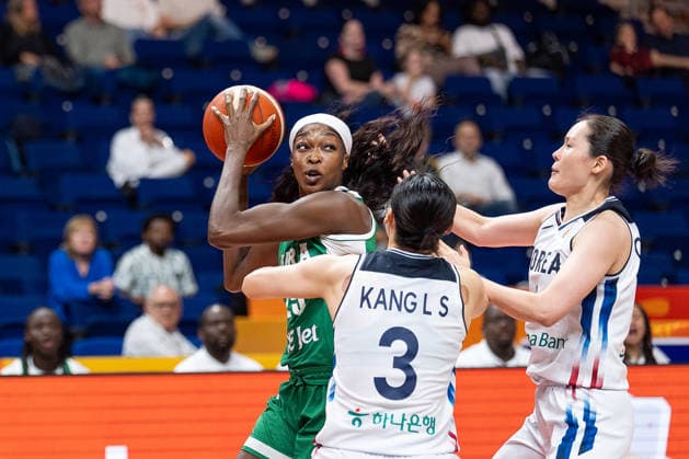 Victoria Macaulay (Nigeria, 25) am Ball, Leeseul Kang (Korea, 03), GER, Korea vs. Nigeria, Basketball, FIBA Women s World Cup 2026, Gruppenphase, Spieltag 1, 04.09.2026 GER, Korea vs. Nigeria, Basketball, FIBA Women s World Cup 2026, Spieltag 1, 04.09.2026 Berlin Copyright: xEibner-Pressefoto MaxxVincenx EP_MVN