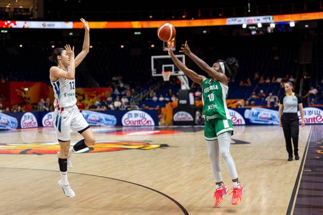 Promise Amukamara (Nigeria, 10) beim Wurf, Haeran Lee (Korea, 12), GER, Korea vs. Nigeria, Basketball, FIBA Women s World Cup 2026, Gruppenphase, Spieltag 1, 04.09.2026 GER, Korea vs. Nigeria, Basketball, FIBA Women s World Cup 2026, Spieltag 1, 04.09.2026 Berlin Copyright: xEibner-Pressefoto MaxxVincenx EP_MVN