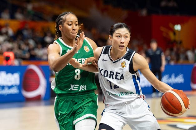 Haeran Lee (Korea, 12) im Dribbling gegen Pallas Kunaiyi (Nigeria, 03), GER, Korea vs. Nigeria, Basketball, FIBA Women s World Cup 2026, Gruppenphase, Spieltag 1, 04.09.2026 GER, Korea vs. Nigeria, Basketball, FIBA Women s World Cup 2026, Spieltag 1, 04.09.2026 Berlin Copyright: xEibner-Pressefoto MaxxVincenx EP_MVN