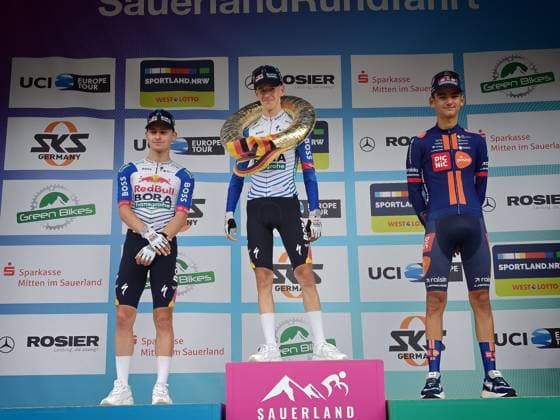 04.09.2026 xkhx Sauerland Rundfahrt 2026 internationales Etappenrennen Etappe 2 Sieger Max Bock (Red Bull - Bora - hansgrohe Rookies) 2. Platz Paul Fietzke (Red Bull - Bora - hansgrohe Rookies) 3. Platz Alexandre Trouvain (Development Team Picnic PostNL)