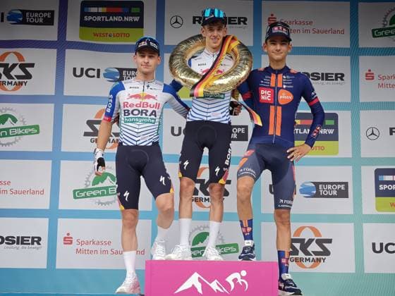 04.09.2026 xkhx Sauerland Rundfahrt 2026 internationales Etappenrennen Etappe 2 Sieger Max Bock (Red Bull - Bora - hansgrohe Rookies) 2. Platz Paul Fietzke (Red Bull - Bora - hansgrohe Rookies) 3. Platz Alexandre Trouvain (Development Team Picnic PostNL)